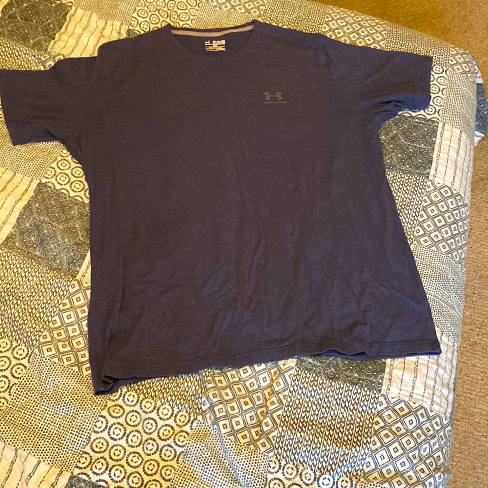 Under Armour  worn 4 times  a 3xL in great condition  a lightweight loose fit